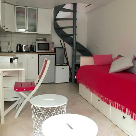 Casa vacanze Le 6 *